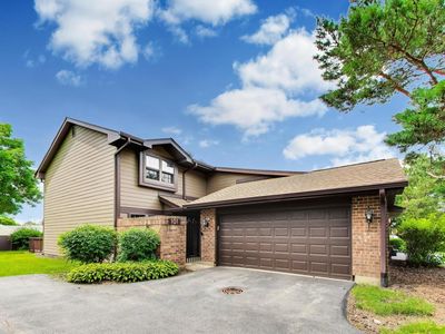 Property at 101 Indian Trail Dr, Westmont, IL