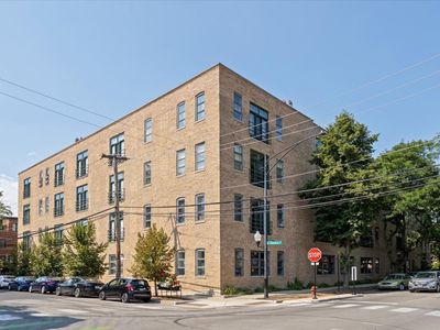 2100 N Racine Ave APT 3D