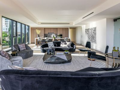 8420 W Sunset Blvd #608