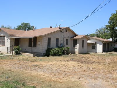 901 Houston