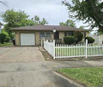 611 SE 35th Ter