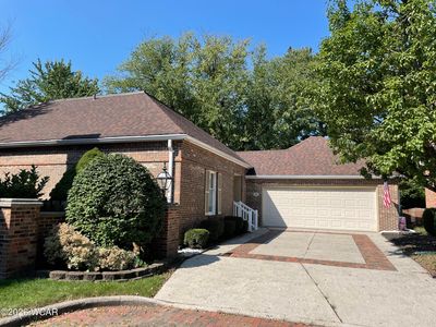 4 Sheffield Ln