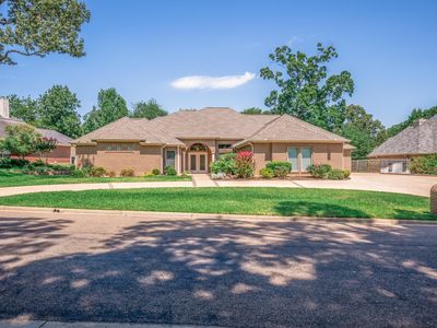 1209 Lesley Ln