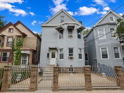 89 Burgess Pl