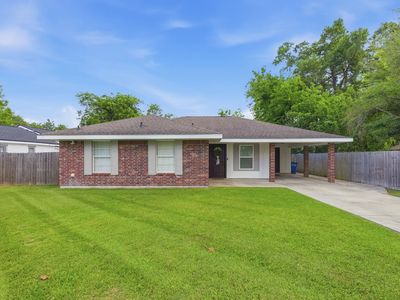 Property at 606 W 2nd St, Iowa, LA
