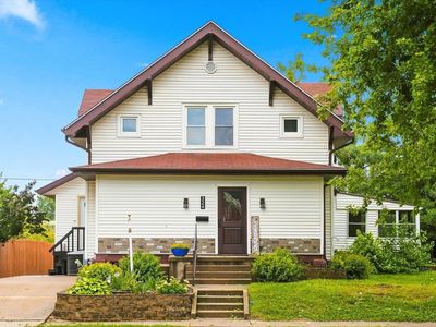 324 1st Ave W