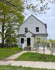 537 W Main St