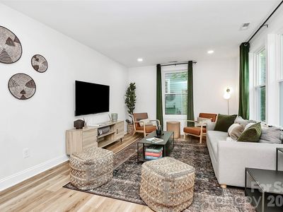 3021 Dogwood Ave