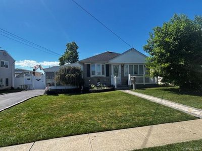 45 W Clearwater Road