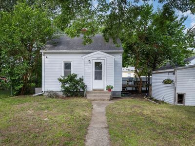 1872 Fayette Ave