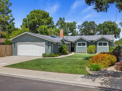 2413 Edgebrook Dr