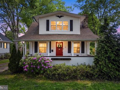 93 Saxer Ave