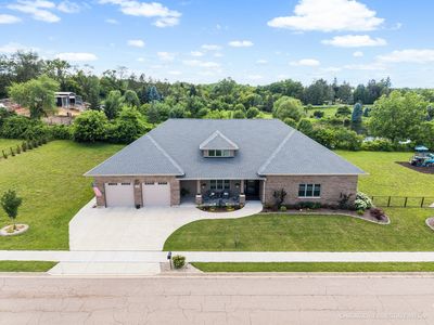 1210 Stonegate Dr