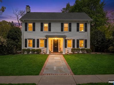 37 Oak St