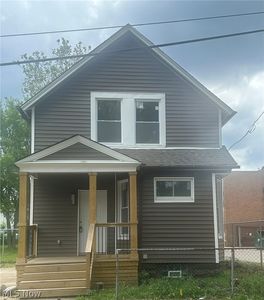 3064 W 16th St