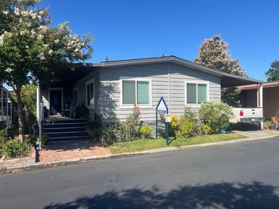 498 Chateau La Salle Dr