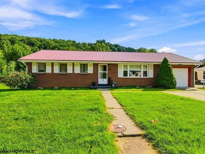 127 Carol St