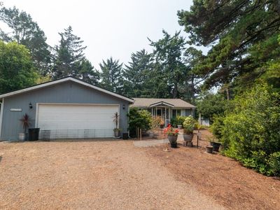 4792 Rhododendron Loop