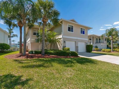 6211 Bayside Dr