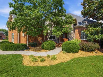 2926 Frank Robinson Dr