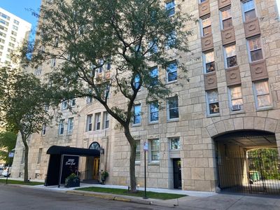 5000 S East End Ave APT 4D