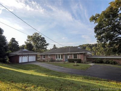 4630 Lakeview Dr