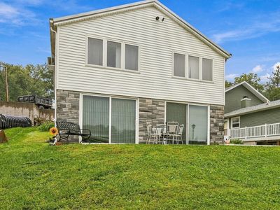 1113 Lakeshore Dr
