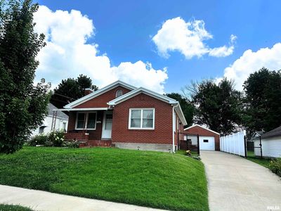 Property at 910 N 22nd St, Quincy, IL