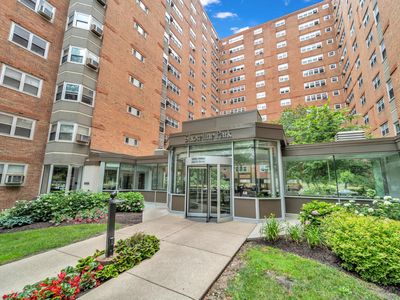 4970 N Marine Dr APT 825