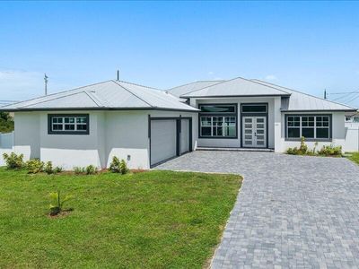 121 SW SEA LION Road