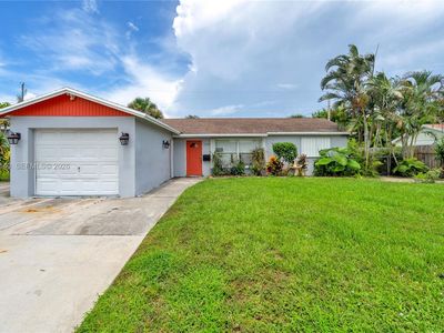 1320 W 26th Ct