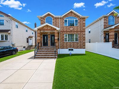 176-06 145 Drive