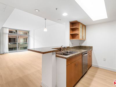 13700 Marina Pointe Dr UNIT 421