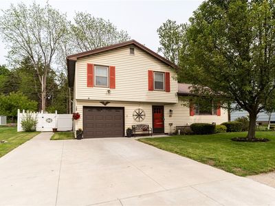 11 Gateway Dr