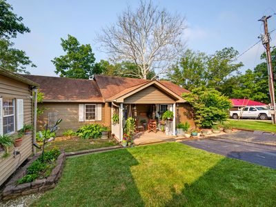 235 E Eagle Dr