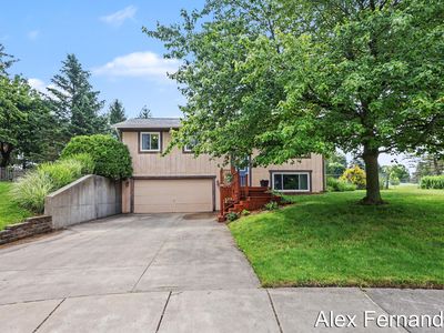 Property at 5860 Valley Lane Dr SE, Kentwood, MI