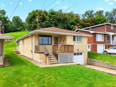 715 Locust Ln