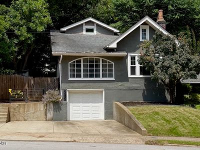2213 Grinstead Dr