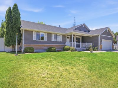 832 Cedarview Cir