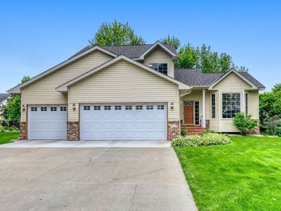Property at 2337 Manuela Dr, Chaska, MN