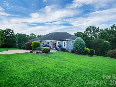 1808 Country Garden Dr