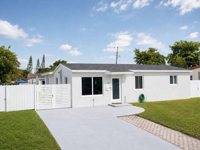 511 N 69th Way