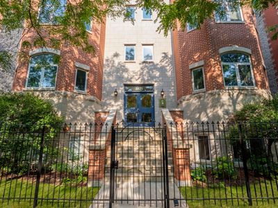 2625 N Ashland Ave APT 1A