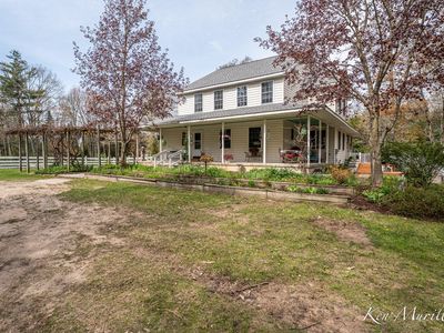 1519 N Roscommon Rd