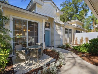 Property at 7906 Whitebridge Gln, University Park, FL