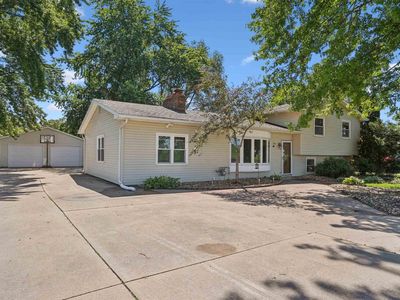 5809 Foulk Rd