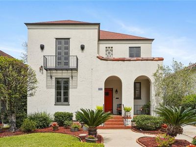 5833 Fontainebleau Dr