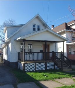 1904 Briar Ave