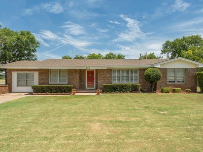 Property at 204 E Jefferson Ave, Iowa Park, TX