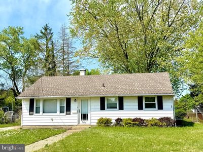 704 N Main St
